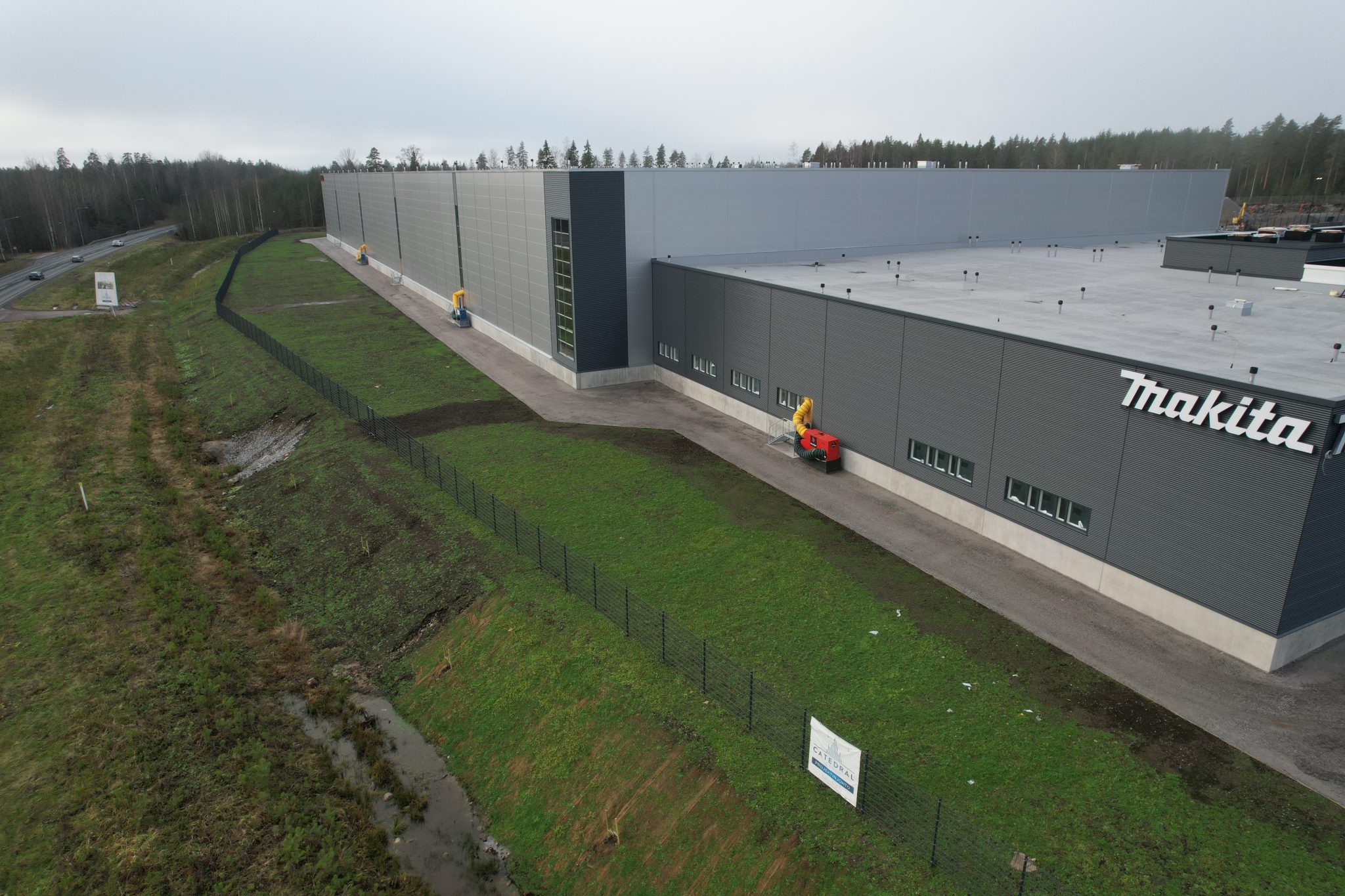 Makita Finland Oy:n toimitilakokonaisuus Tuusulan Rykmentinpuistossa